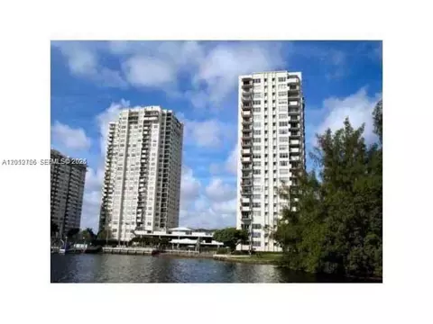 2780 NE 183rd St #710, Aventura, FL 33160