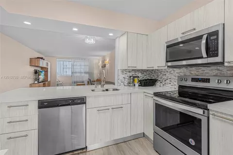 609 NE 14th Ave #603, Hallandale Beach, FL 33009