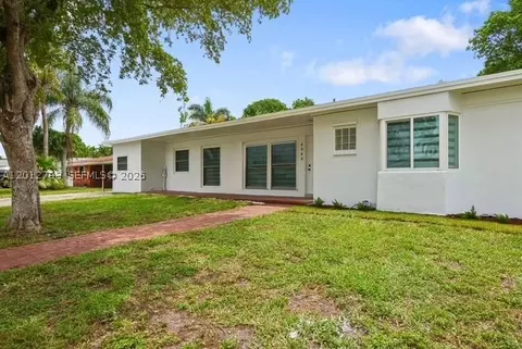 4948 SW 90th Ter, Cooper City, FL 33328