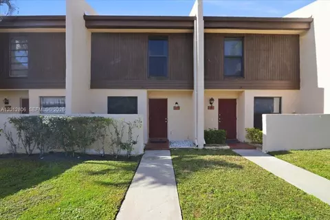 1270 NW 99th Ave #60, Pembroke Pines, FL 33024