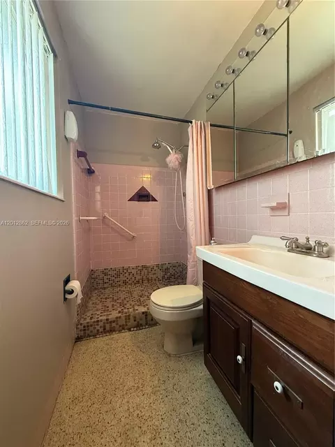Bath - 399 W 12th St, Hialeah, FL 33010 photo 3 of 4