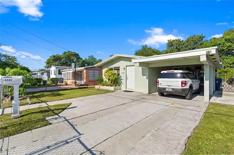 5300 NW 30th Pl, Miami, FL 33142