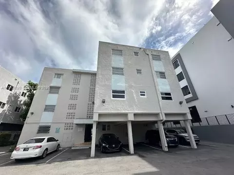 1337 NW 1st St #14, Miami, FL 33125