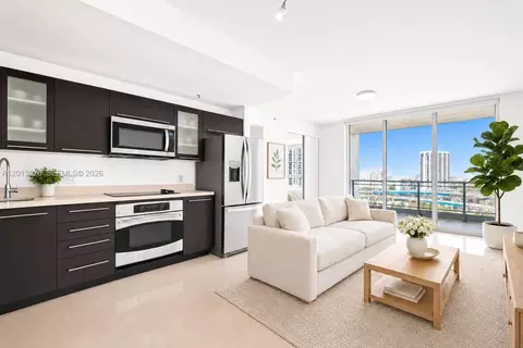 90 SW 3rd St #1608, Miami, FL 33130
