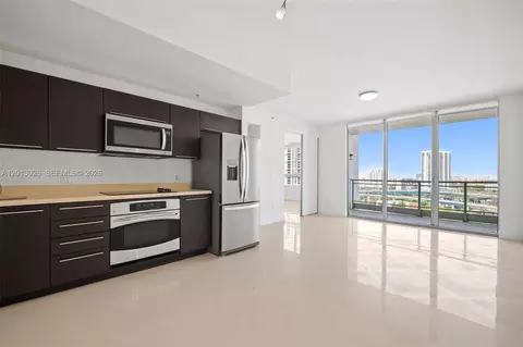 90 SW 3rd St #1608, Miami, FL 33130