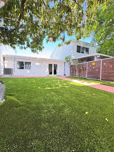 Exterior - 7140 W 15th Ct, Hialeah, FL 33014 photo 5 of 6