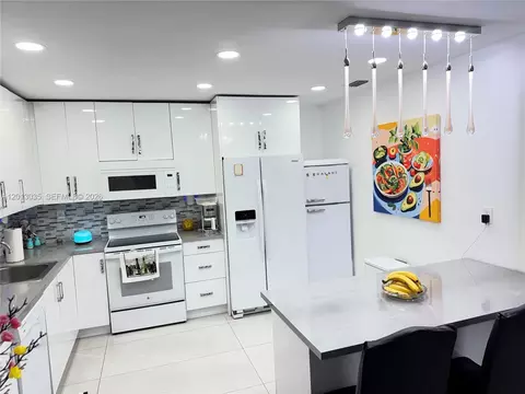 Kitchen - 7140 W 15th Ct, Hialeah, FL 33014 photo 3 of 3