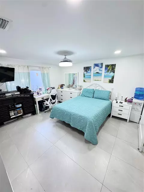 Bedroom - 7140 W 15th Ct, Hialeah, FL 33014 photo 4 of 4