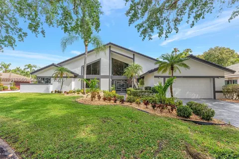 10325 NW 6th St, Coral Springs, FL 33071