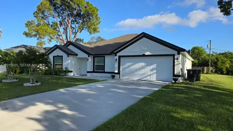 2650 SE Caladium Ave, Port Saint Lucie, FL 34952