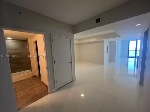 1010 Brickell Ave #3704, Miami, FL 33131