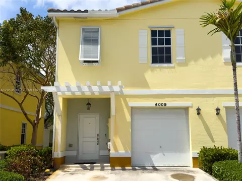 4009 NW 11th Dr, Lauderhill, FL 33313