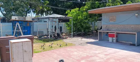 940 E 9th Pl, Hialeah, FL 33010 photo 3