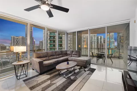 90 SW 3rd St #2504, Miami, FL 33130