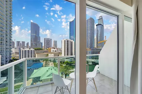 41 SE 5th St #1003, Miami, FL 33131