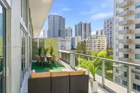 1111 SW 1st Ave #721N-BI LEVEL, Miami, FL 33130