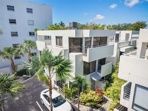 3044 SW 27th Ave #9, Miami, FL 33133