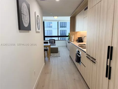 225 N Miami Ave #1412, Miami, FL 33128