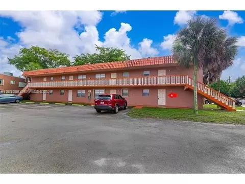 2040 NW 81st Ave #122, Pembroke Pines, FL 33024