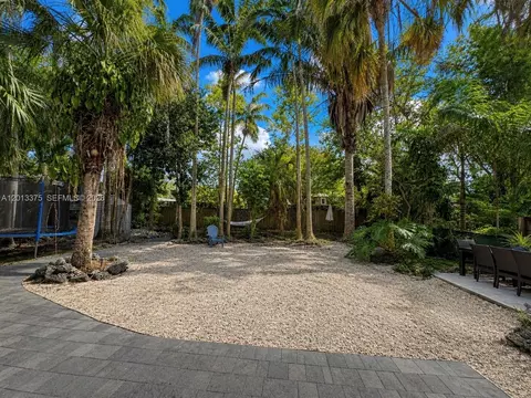 6834 SW 78th Ter, South Miami, FL 33143