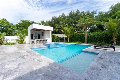 Exterior - 6785 SW 99th Ter, Pinecrest, FL 33156 photo 5 of 16