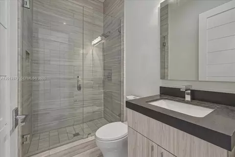 Bath - 6785 SW 99th Ter, Pinecrest, FL 33156 photo 9 of 11