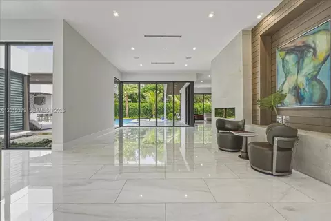 Living - 6785 SW 99th Ter, Pinecrest, FL 33156 photo 2 of 5