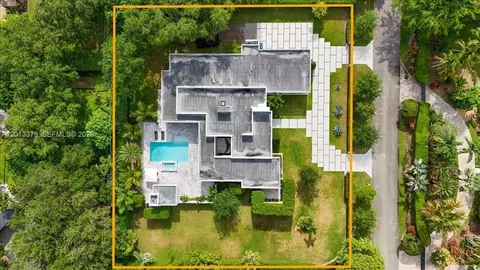 View/Area - 6785 SW 99th Ter, Pinecrest, FL 33156 photo 2 of 5