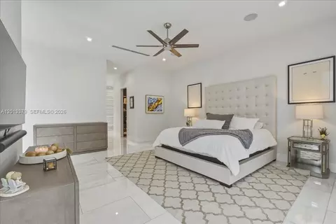 Bedroom - 6785 SW 99th Ter, Pinecrest, FL 33156 photo 4 of 8