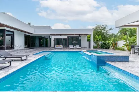 Exterior - 6785 SW 99th Ter, Pinecrest, FL 33156 photo 8 of 16