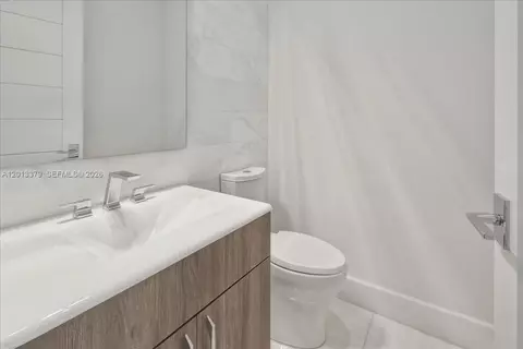 Bath - 6785 SW 99th Ter, Pinecrest, FL 33156 photo 8 of 11