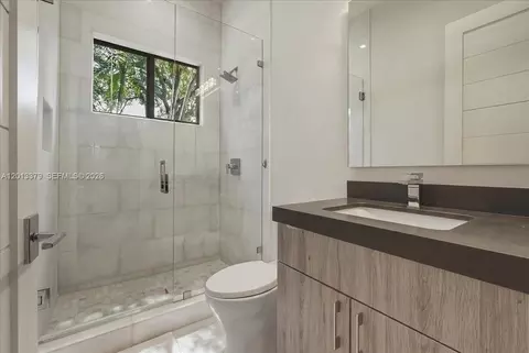Bath - 6785 SW 99th Ter, Pinecrest, FL 33156 photo 11 of 11