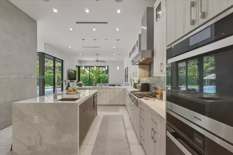 Kitchen - 6785 SW 99th Ter, Pinecrest, FL 33156 photo 5 of 5