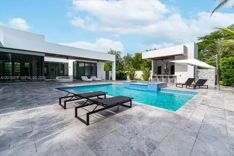 Exterior - 6785 SW 99th Ter, Pinecrest, FL 33156 photo 7 of 16