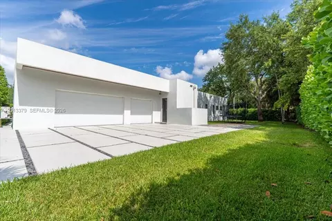 Exterior - 6785 SW 99th Ter, Pinecrest, FL 33156 photo 14 of 16