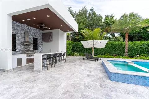 Exterior - 6785 SW 99th Ter, Pinecrest, FL 33156 photo 9 of 16