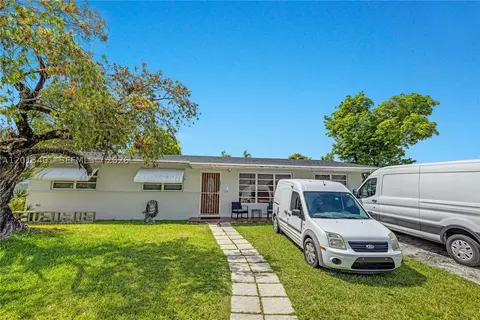 10370 SW 44th St, Miami, FL 33165