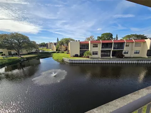 2050 Oleander Blvd #9-206, Fort Pierce, FL 34950