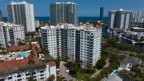19900 E Country Club Dr #116, Aventura, FL 33180