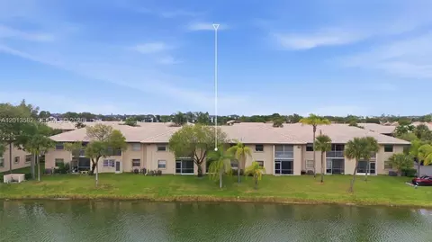 5501 Lakeside Dr #204, Margate, FL 33063