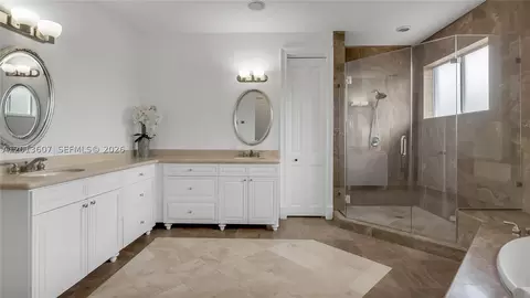 Bath - 16763 NW 77th Path, Miami Lakes, FL 33016 photo 1 of 5