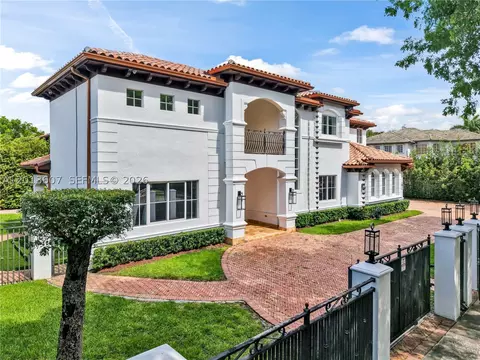 Exterior - 16763 NW 77th Path, Miami Lakes, FL 33016 photo 5 of 14