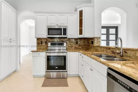 Kitchen - 16763 NW 77th Path, Miami Lakes, FL 33016 photo 1 of 3
