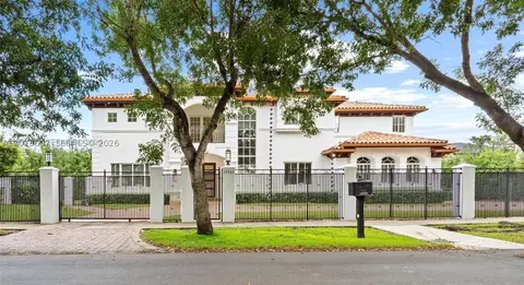 Exterior - 16763 NW 77th Path, Miami Lakes, FL 33016 photo 4 of 14