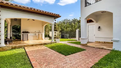 Exterior - 16763 NW 77th Path, Miami Lakes, FL 33016 photo 3 of 14