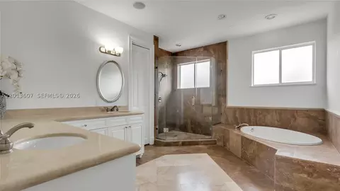Bath - 16763 NW 77th Path, Miami Lakes, FL 33016 photo 2 of 5