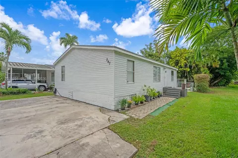 19800 SW 180th Ave #247, Miami, FL 33187