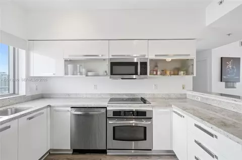 Kitchen - 601 NE 36th St #2707, Miami, FL 33137 photo 2 of 3