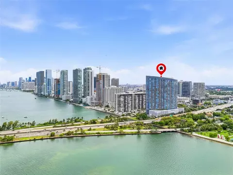 View/Area - 601 NE 36th St #2707, Miami, FL 33137 photo 4 of 11