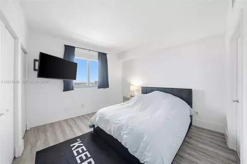 Bedroom - 601 NE 36th St #2707, Miami, FL 33137 photo 5 of 6